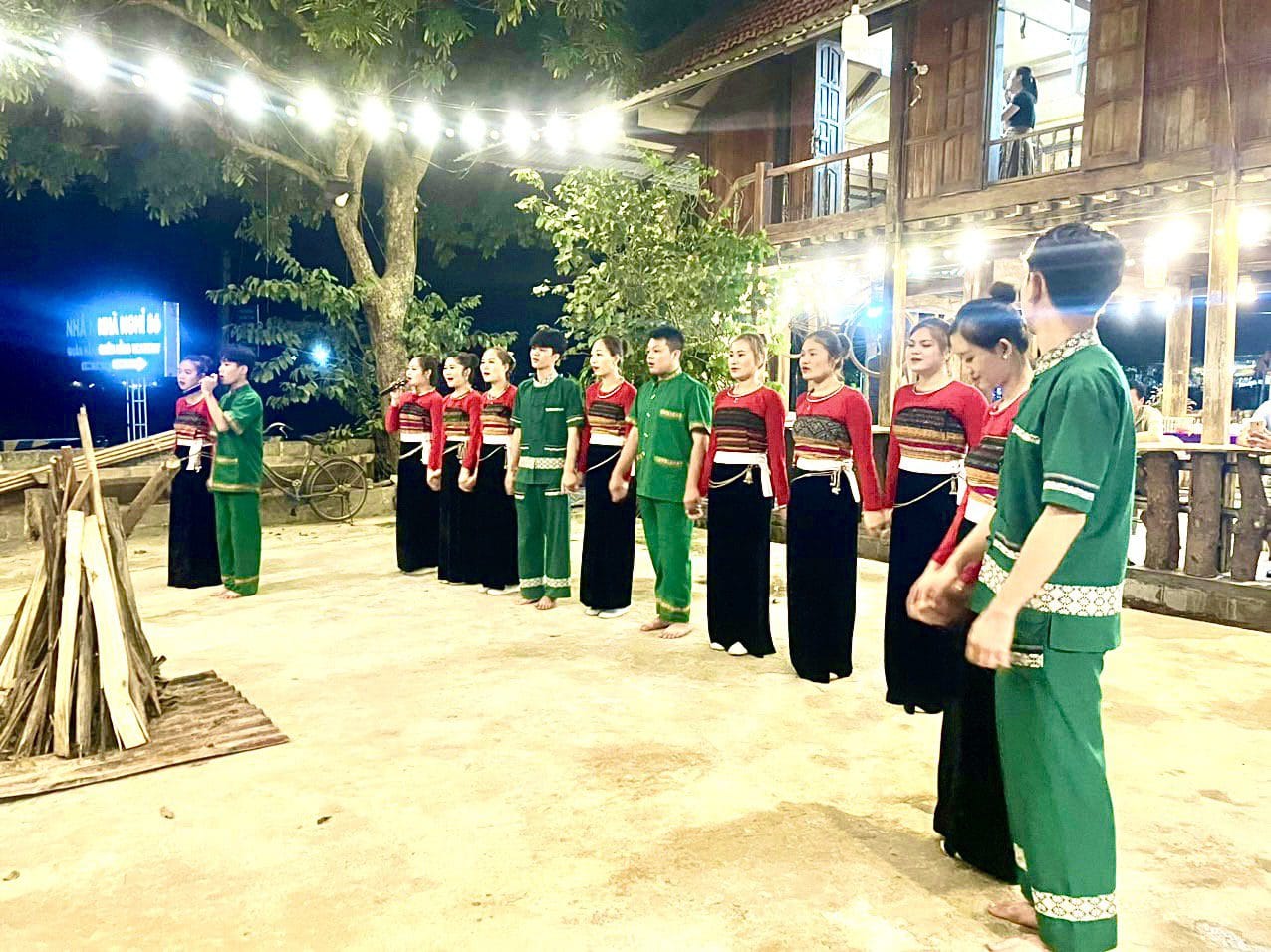 Learn Mai Chau's heritage with expert insights